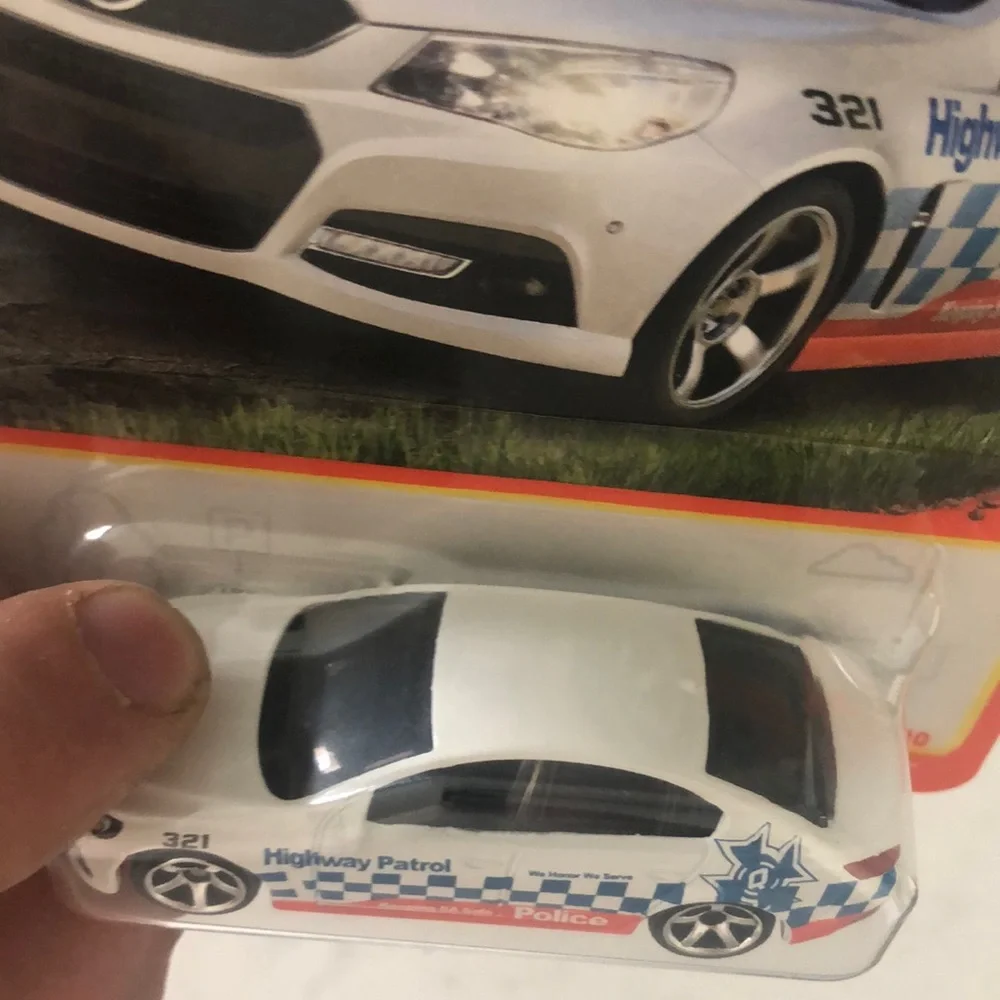 Matchbox Holden VF Commodore SSV Police Car Toy